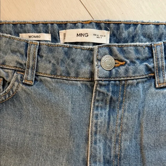 Shorts - Picture 2 of 4